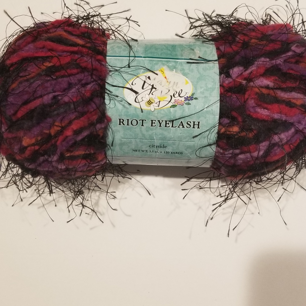 Single skein eyelesh yarn / bulky yarn 6 ply